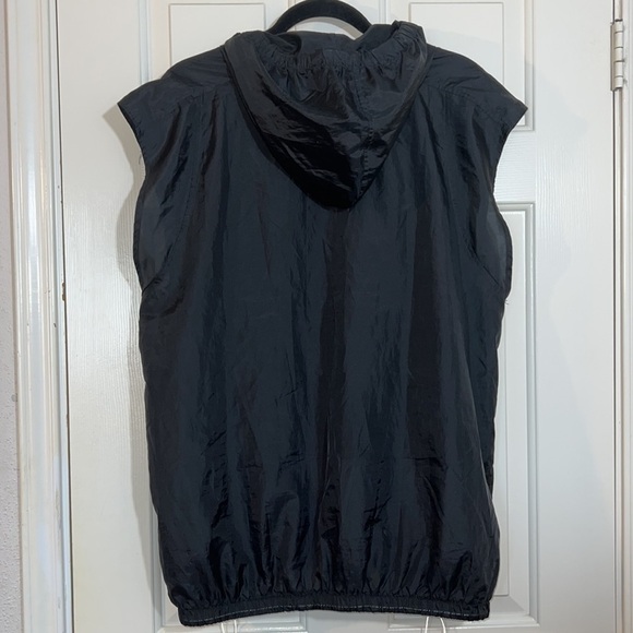 Fabletics Womens Black Hooded Short Sleeve Windbreaker Size Large - Picture 5 of 17